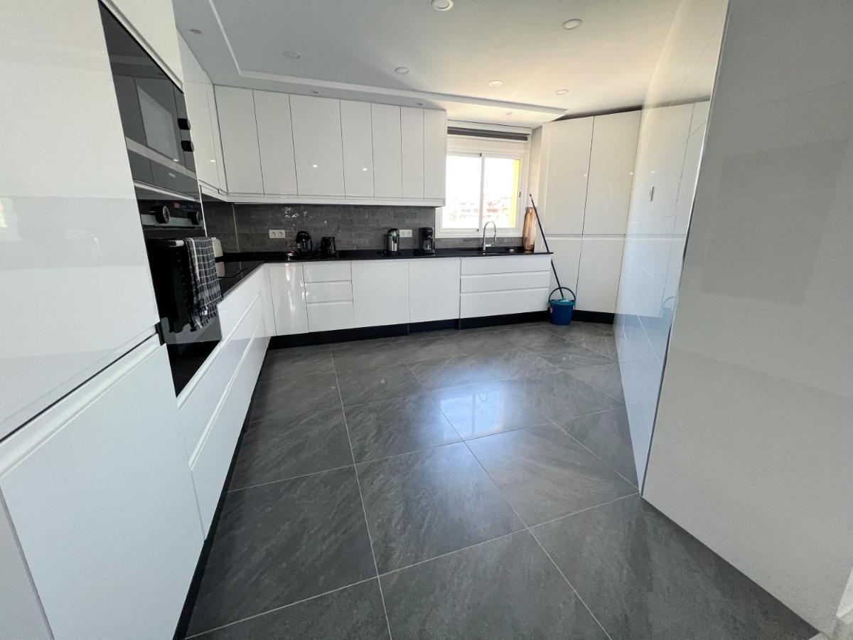 Luxury Three Bedroom Apartment At Estepona Exterior foto