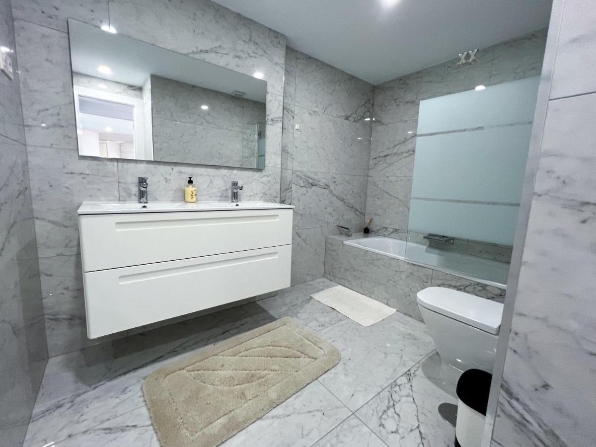 Luxury Three Bedroom Apartment At Estepona Exterior foto