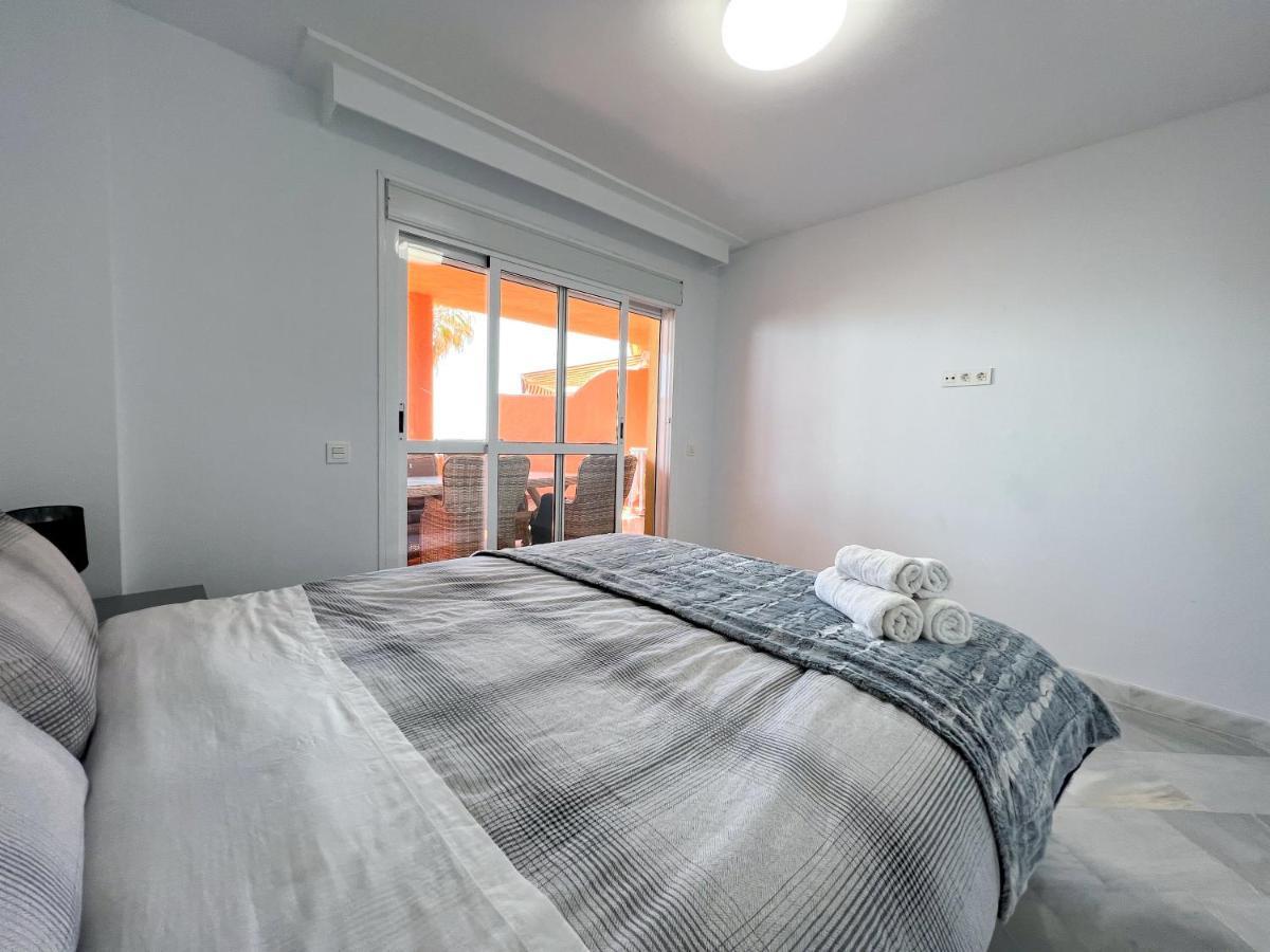 Luxury Three Bedroom Apartment At Estepona Exterior foto